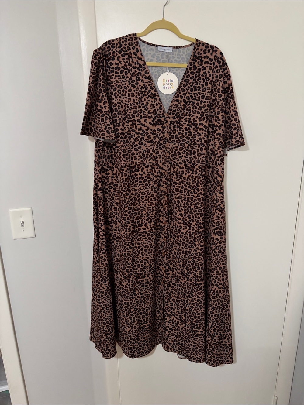 Little Party Dress Leopard Print V-Neck Midi Dress